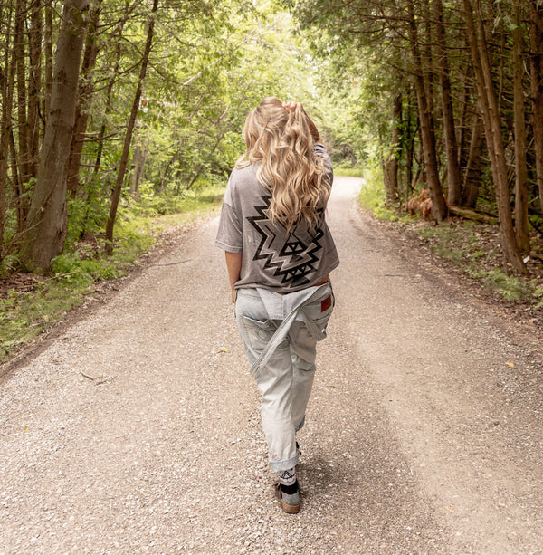 Southwest - Weekender Boxy Tee - Grey - I paddle my own canoe.